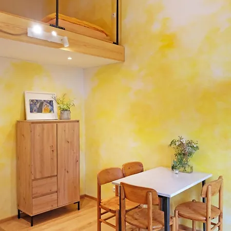 Apartment In Stresdorf